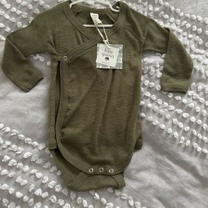 NWT Kate Quinn onesie 12-18 month
